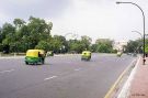 Wycig riksz po ulicach New Delhi
