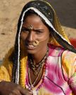 Indie: zasady Ayurvedy każą nosić kobiecie kolczyk w lewym nozdrzu