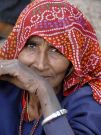 Indie: chusty na głowie noszą kobiety niezależnie od wieku