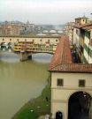Widok na florenckie mosty - rzeka Arno