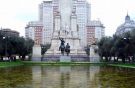 Pomnik Cervantesa na Plaza de Espana