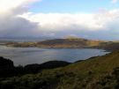 Widok na Dun Crutagain i ośnieżoną Mull Island