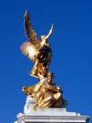 Anioł wieńczący pomnik królowej Wiktorii