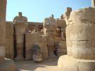 Posągi na Karnaku