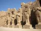 Posągi zespołu świątynnego - Karnak