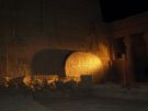 Dziedziniec Świątyni Izydy podczas nocnego pokazu światło - dźwięku