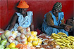 Królestwo Suaziland - sprzedawczynie owoców. Foto: Andrzej Kulka